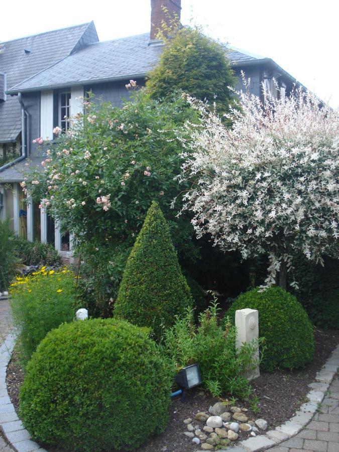 Au P'Tit Jardin Hotell Saint-Sylvestre-de-Cormeilles Eksteriør bilde