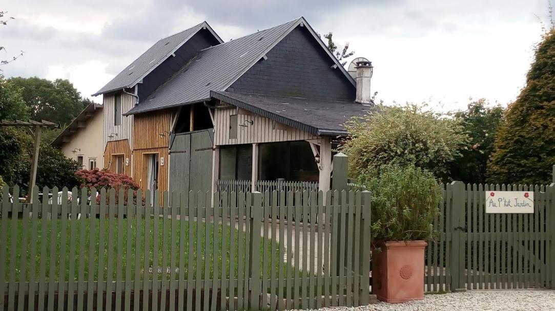 Au P'Tit Jardin Hotell Saint-Sylvestre-de-Cormeilles Eksteriør bilde